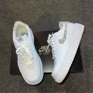 Nike Air Force 1 Pixel SE Women’s 8 DH9632-100 Sneakers